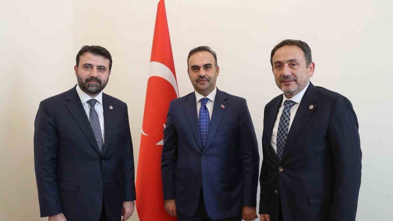 AK Parti milletvekilleri Bakan Kacır’la görüştü