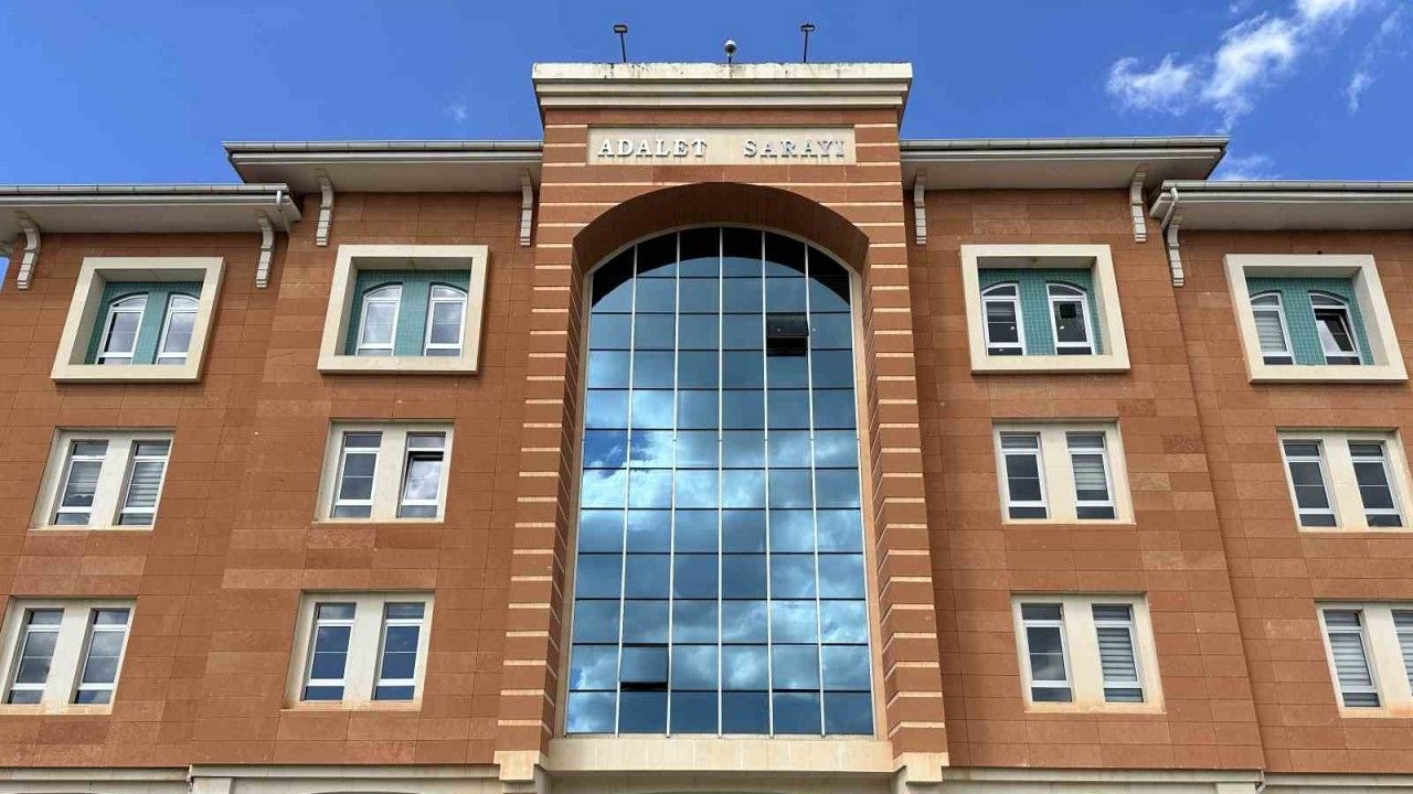 Yasa Dışı Madde İddiasıyla Tutuklanan Sanık Hakim Karşısında