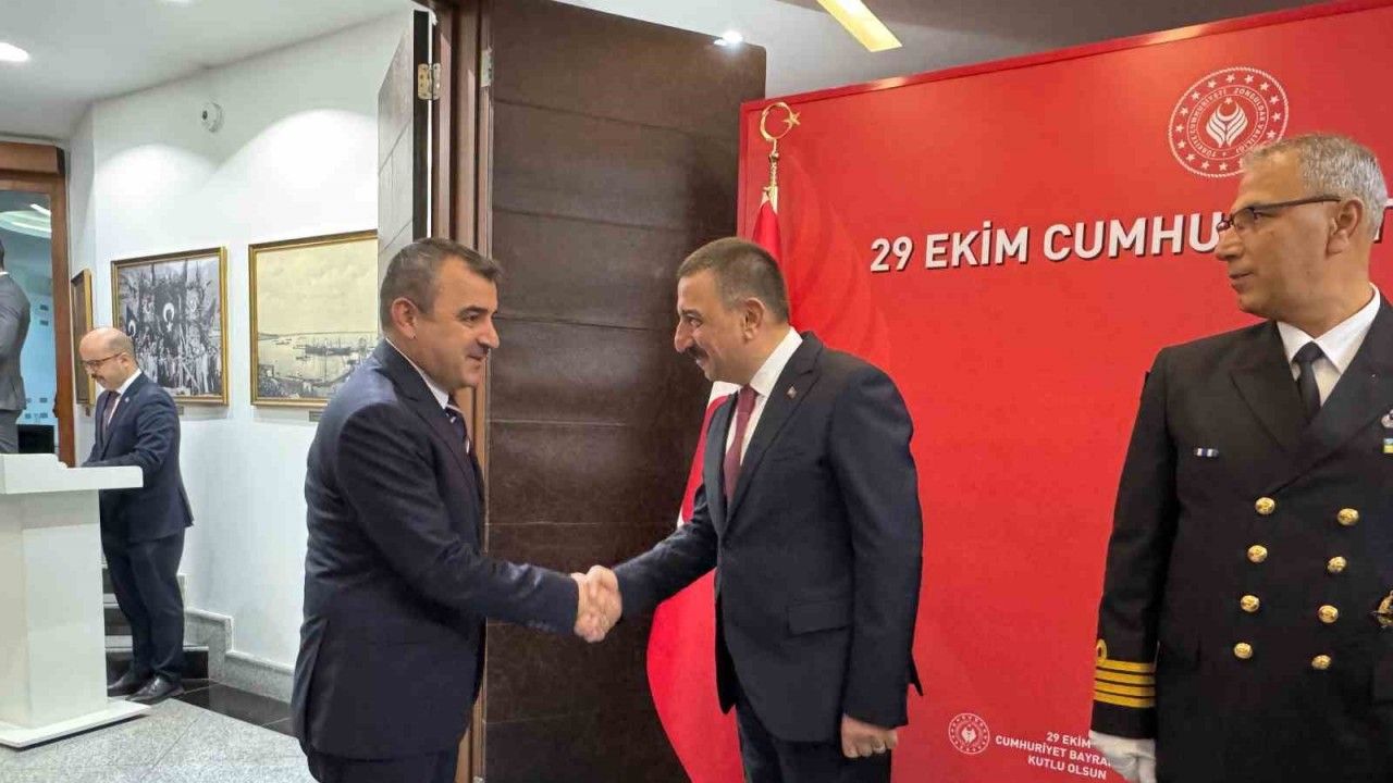 Zonguldak’ta 29 Ekim Coşkusu Valilikte Başladı