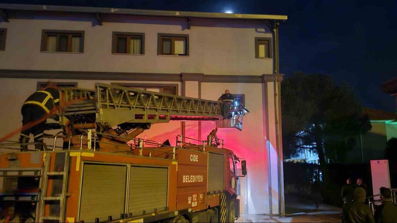 Kastamonu’da Orman İşletme Müdürlüğü’ne ait misafirhanede çıkan yangın söndürüldü