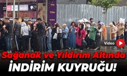 Sağanak ve Yıldırım Altında Mağaza Kampanyası Kuyruğu