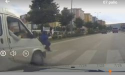 Minibüsün çarptığı yaya yaralandı
