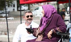 76 yaşındaki bedensel engelli kadın, ömründe ilk kez denizi gördü