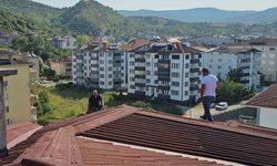 Çatıya Çıkan Şahıs 3 Saatlik Çabanın Ardından Kurtarıldı