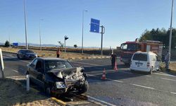 Kastamonu’da hafif ticari araç ile otomobil çarpıştı: 2 yaralı