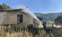 Kastamonu’da samanlık, odunluk ve 30 dönüm arazi yandı