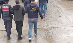Bolu’da ’çocuğa cinsel istismar’ ve ’dolandırıcılıktan’ aranan 2 kişi yakalandı
