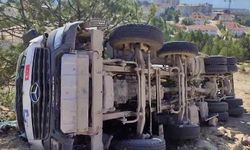 Karabük’te devrilen beton mikseri sürücüsü yaralandı