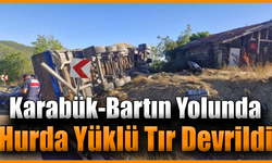 Karabük’te hurda yüklü tır devrildi: 1 yaralı