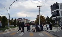 Bolu’da bir otomobil yaya geçidinde 4 yaşındaki çocuğa böyle çarptı: O anlar kamerada