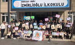Karadeniz Ereğli’de minik okurlardan "Heybemde Kitap Var" projesi