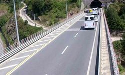 Tünel çıkışında geri manevra yapan otobüs kazaya yol açtı