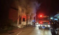 Bolu’da 2 katlı ahşap evde sobadan kaynaklı yangın çıktı