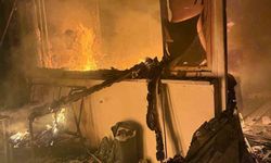 Bolu’da 2 katlı evin bir odası alev alev yandı