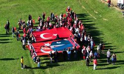 Bolu'da yüzlerce kişi Atatürk için yürüdü