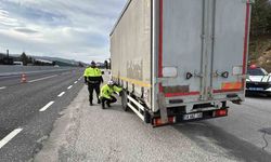 Kış lastiği olmayana Bolu Dağı’ndan geçit yok