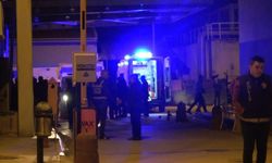 Otomobil belediyeye ait kamyona arkadan çarptı