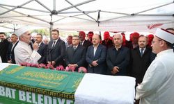 Vali Meftun Dallı’nın annesi toprağa verildi