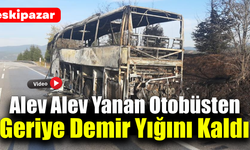 Alev topuna dönen yolcu otobüsü tamamen yandı