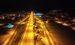 D-100 karayolunda kar çilesi: Araçlar mahsur kaldı