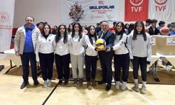 Okullar ve kulüpler için spor malzemeleri törenle dağıtıldı