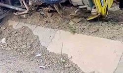 Bolu'da lastiği patlayan hafriyat kamyonu devrildi: 1 yaralı