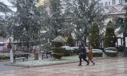 Kastamonu Ramazan’ın ilk gününe kar sürpriziyle uyandı