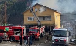 Köy evinin çatı katında çıkan yangın söndürüldü