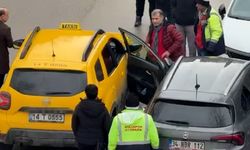 Bolu’da taksi açılan araç kapısına çarptı