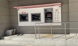 Para alamayınca bankaya balyozla geri döndü