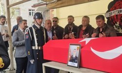 Bartın'da genç uzman çavuşunu gözyaşlarıyla uğurladı