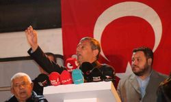 Özgür Özel Bolu’da kalabalığa seslendi