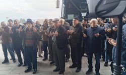 Umre Yolcuları Dualarla Yolcu Edildi