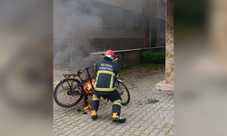 Garaja Park Edilen Elektrikli Bisiklet Alev Aldı