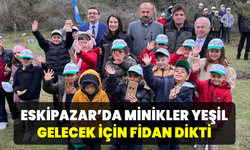 Eskipazar’da öğrenciler fidanları toprakla buluşturdu