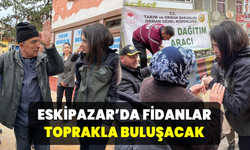 Kaymakam Ustaoğlu vatandaşlara fidan dağıttı