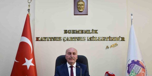 Ahmet Sözen'den Cevdet Akay'a, " ucuz siyasetten vazgeçin”