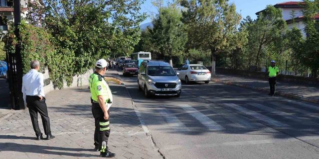 Karabük’te okul önlerinde denetimler artırıldı