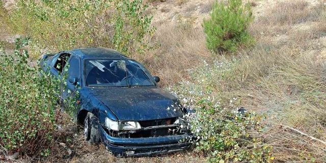 Yoldan çıkan otomobil şarampole uçtu: 3 yaralı