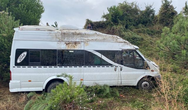 Karabük’te servis minibüsü şarampole yuvarlandı