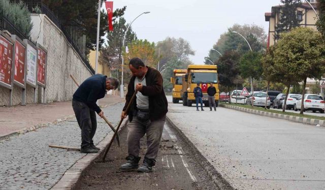 Safranbolu’da Sadri Artunç Caddesi’nde asfalt yenileme çalışmaları başladı