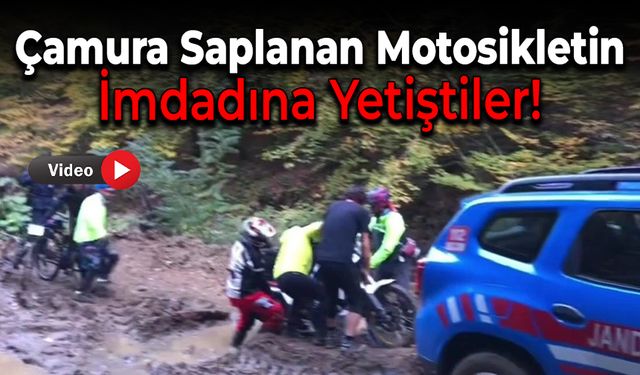 Jandarma Çamura Saplanan Motosikletin İmdadına Yetişti!