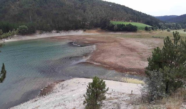 Sünnet Gölü’nde Su Seviyesi Kritik Düzeye Düştü