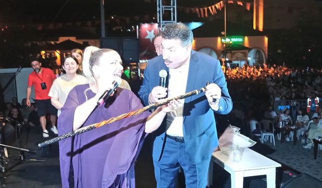Kibariye, Devrek’te İzdiham Yarattı