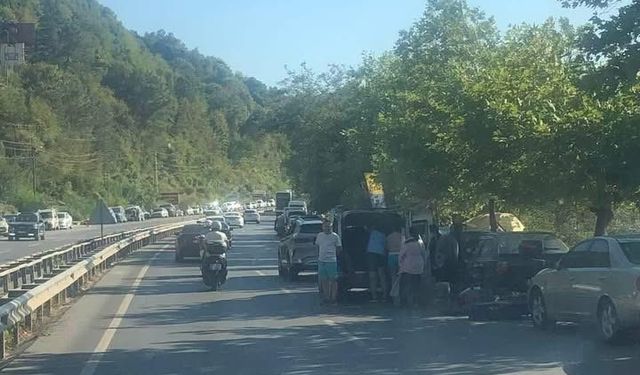 Ereğli Plajlar Mevkiinde Yol Kenarı Parkları Tehlike Saçıyor