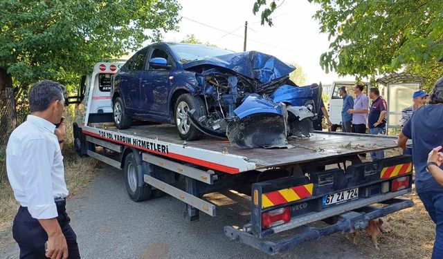 Çaycuma’da otomobil ağaca çarptı: 4 kişi yaralandı