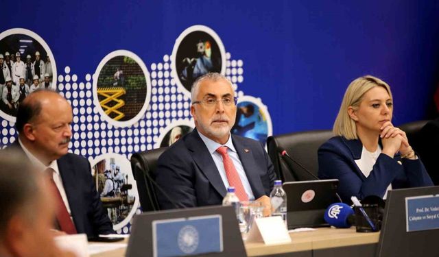 Bakan Işıkhan: "Türkiye her seferinde küllerinden doğdu"