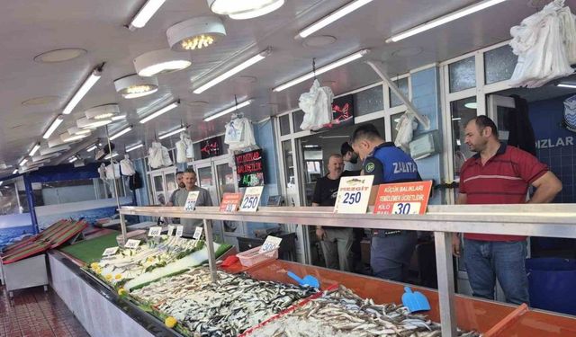 Bolu’da zabıtadan balık tezgâhlarına denetim