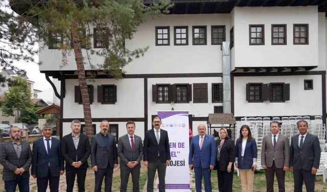 “Sen De Gel” Projesiyle Engelli Bireyler Sosyalleşiyor