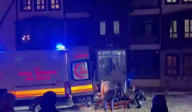 Haber alınamayan yaşlı kadın, evinde baygın halde bulundu